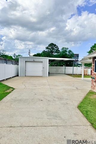 7903 Oakland Dr, Denham Springs, LA 70706