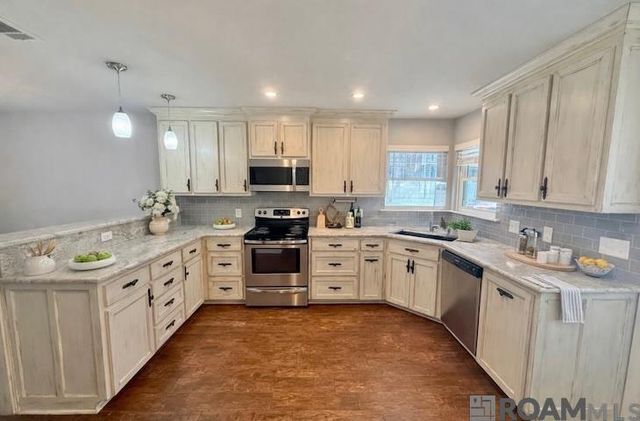 7903 Oakland Dr, Denham Springs, LA 70706