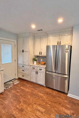7903 Oakland Dr, Denham Springs, LA 70706