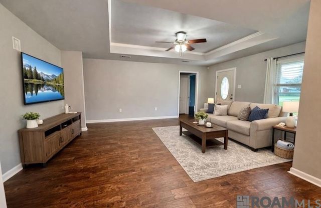 7903 Oakland Dr, Denham Springs, LA 70706