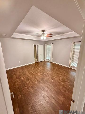 7903 Oakland Dr, Denham Springs, LA 70706
