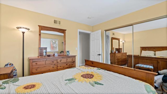 1026 La Reina, San Marcos, CA 92078