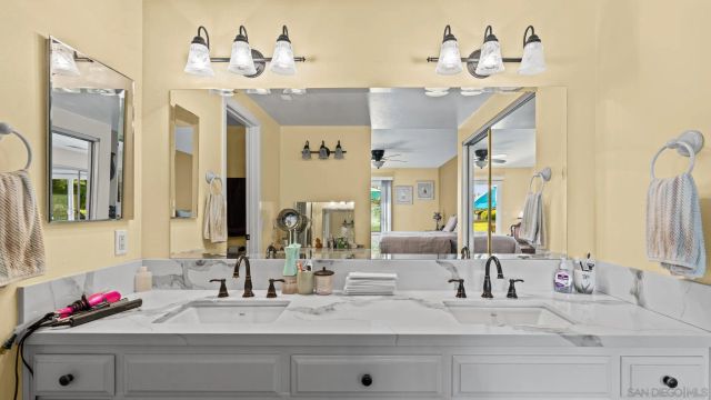1026 La Reina, San Marcos, CA 92078