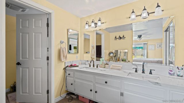 1026 La Reina, San Marcos, CA 92078