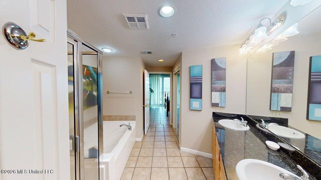 2230 Beach Drive, 301, Gulfport, MS 39507