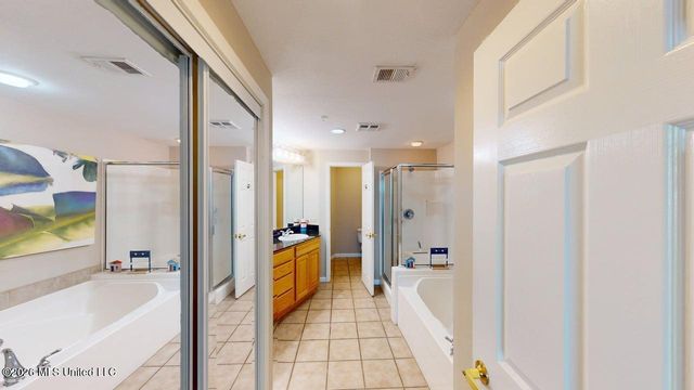 2230 Beach Drive, 301, Gulfport, MS 39507