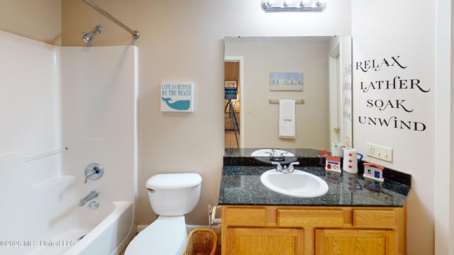 2230 Beach Drive, 301, Gulfport, MS 39507