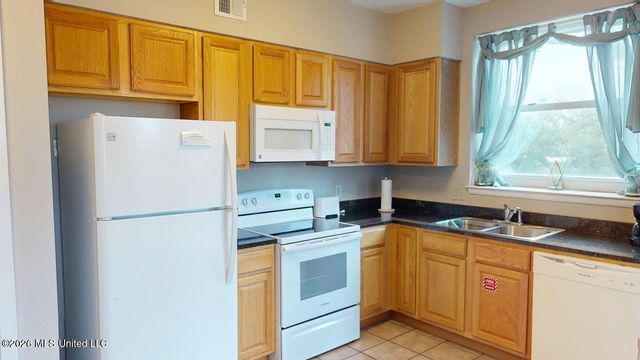 2230 Beach Drive, 301, Gulfport, MS 39507
