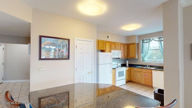 2230 Beach Drive, 301, Gulfport, MS 39507