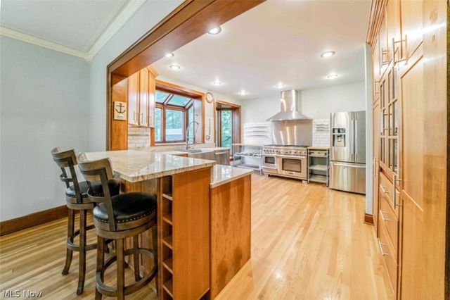 1327 Oakridge Drive, Cleveland Heights, OH 44121