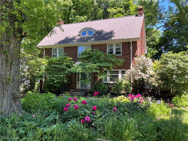 1327 Oakridge Drive, Cleveland Heights, OH 44121