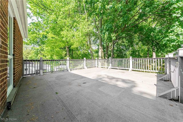 1327 Oakridge Drive, Cleveland Heights, OH 44121