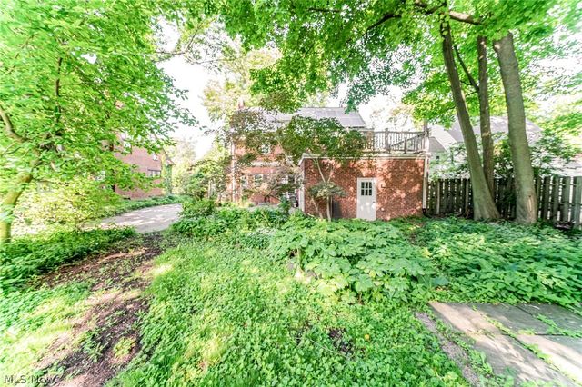 1327 Oakridge Drive, Cleveland Heights, OH 44121