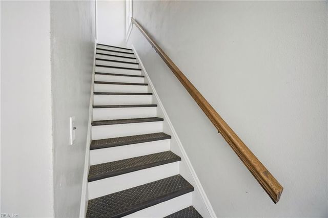 169 D View AVE, Norfolk, VA 23503