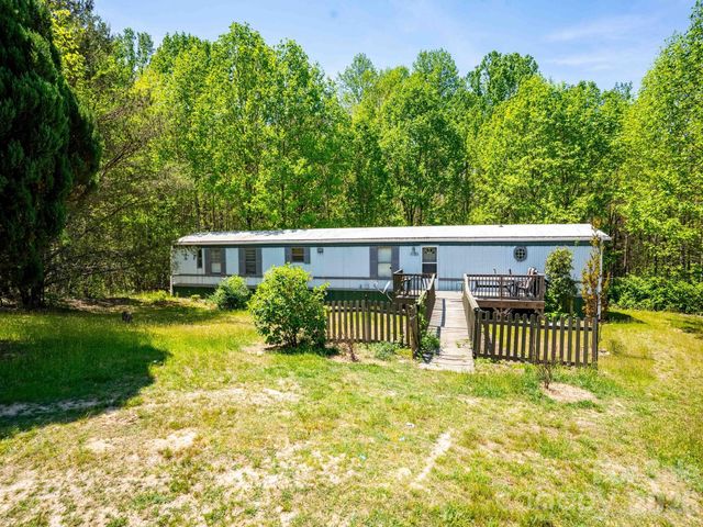 3646 Summer Road, Hendersonville, NC 28792