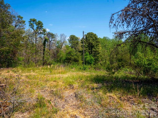 3646 Summer Road, Hendersonville, NC 28792
