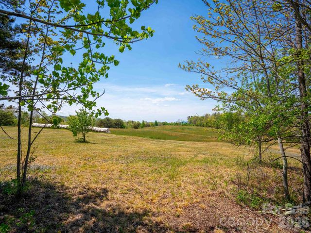3646 Summer Road, Hendersonville, NC 28792