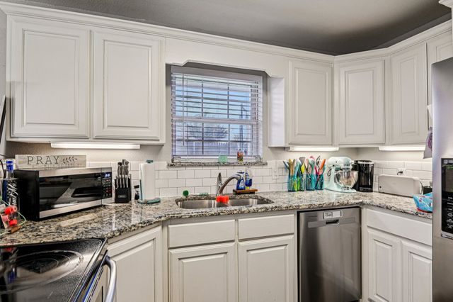 1733 Shawnee Drive, Cleburne, TX 76033