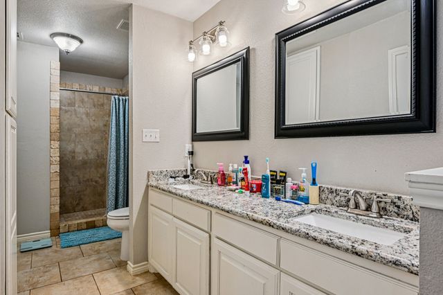 1733 Shawnee Drive, Cleburne, TX 76033