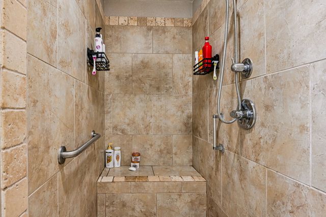 1733 Shawnee Drive, Cleburne, TX 76033