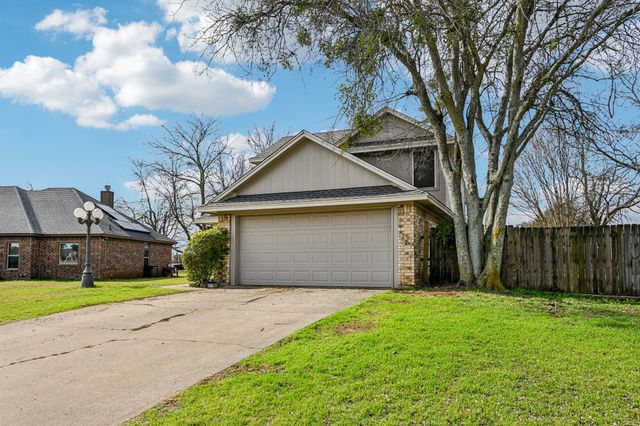 1733 Shawnee Drive, Cleburne, TX 76033