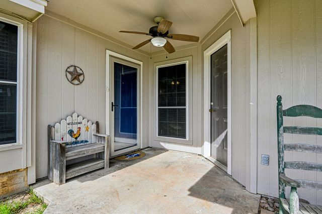 1733 Shawnee Drive, Cleburne, TX 76033