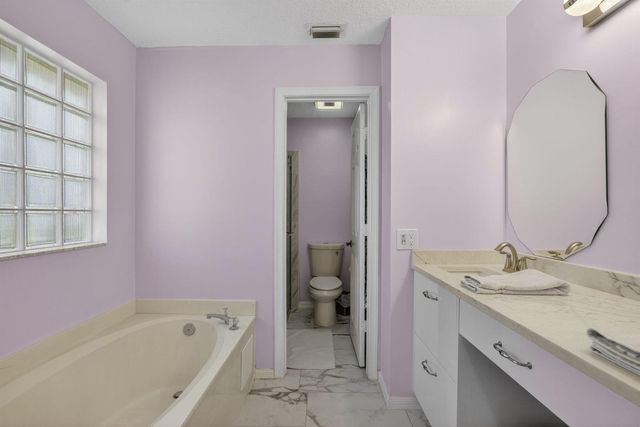 2097 Bonisle Circle, Riviera Beach, FL 33418