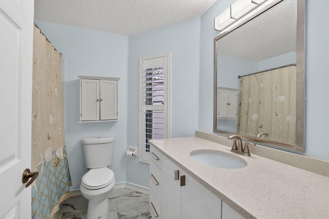 2097 Bonisle Circle, Riviera Beach, FL 33418