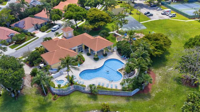 2097 Bonisle Circle, Riviera Beach, FL 33418