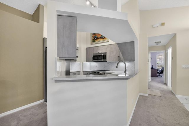 2097 Bonisle Circle, Riviera Beach, FL 33418
