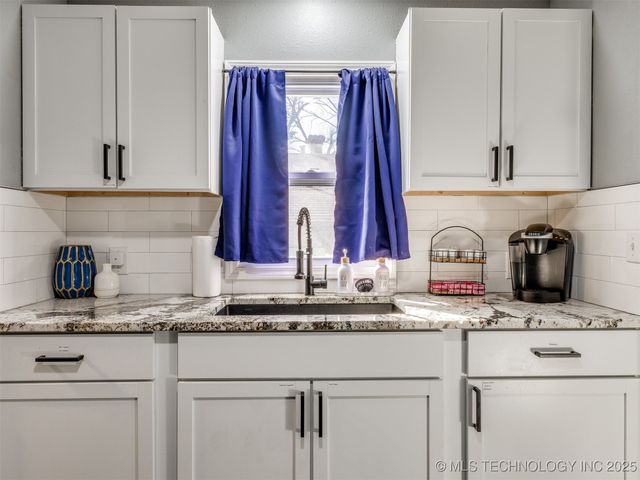 2016 W Easton Street, Tulsa, OK 74127