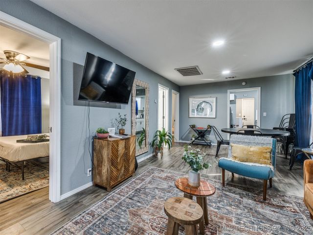 2016 W Easton Street, Tulsa, OK 74127