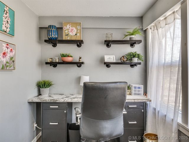 2016 W Easton Street, Tulsa, OK 74127