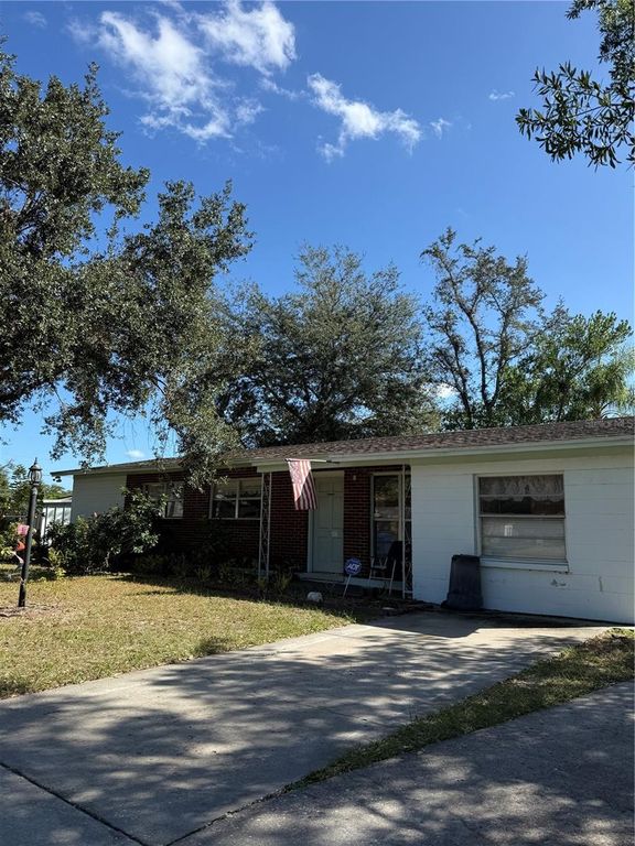 8801 CHINABERRY DRIVE, Tampa, FL 33637