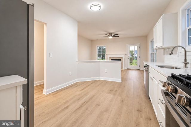 4 PARKVIEW CIR, Columbus, NJ 08022