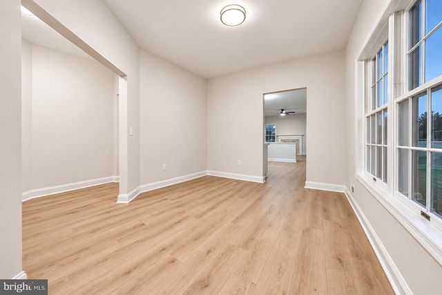 4 PARKVIEW CIR, Columbus, NJ 08022