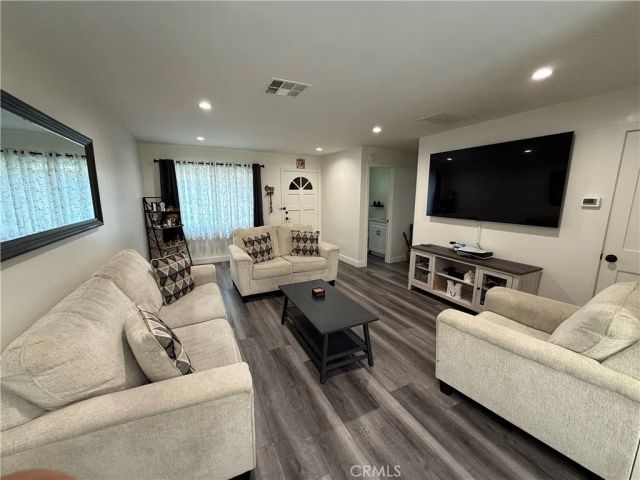 17111 Roscoe Boulevard 15, Northridge, CA 91325