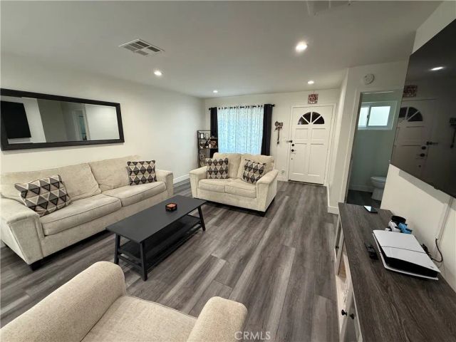 17111 Roscoe Boulevard 15, Northridge, CA 91325