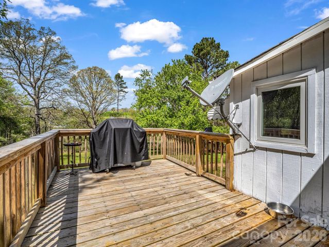 961 Mid Allen Road, Hendersonville, NC 28792
