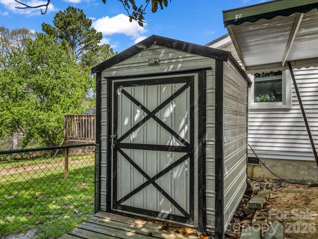 961 Mid Allen Road, Hendersonville, NC 28792