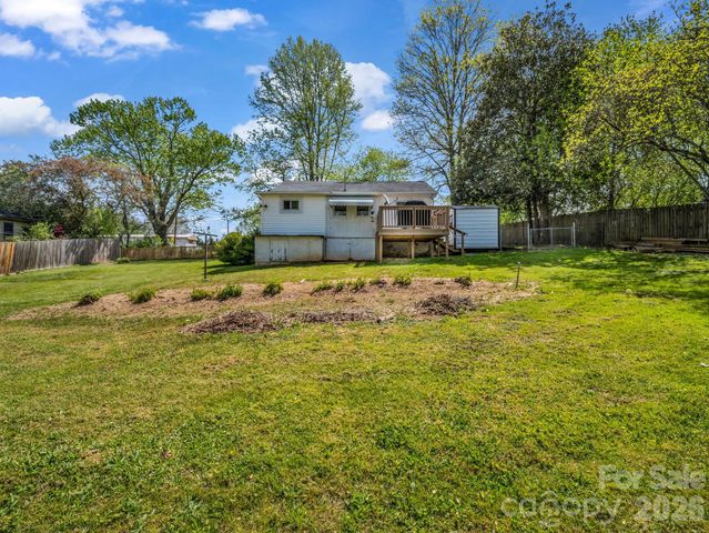 961 Mid Allen Road, Hendersonville, NC 28792