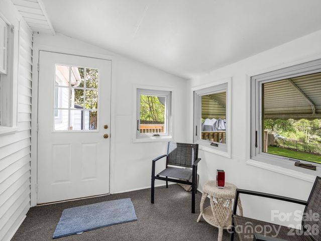 961 Mid Allen Road, Hendersonville, NC 28792