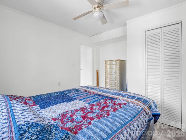 961 Mid Allen Road, Hendersonville, NC 28792