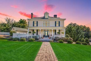 502 Longwood AVE, Bedford, VA 24523