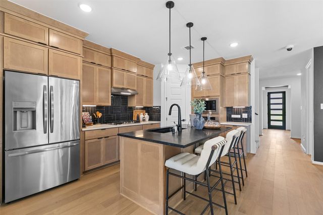 913 Brazos Trail, Dayton, TX 77535