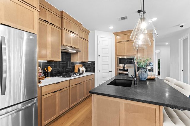 913 Brazos Trail, Dayton, TX 77535