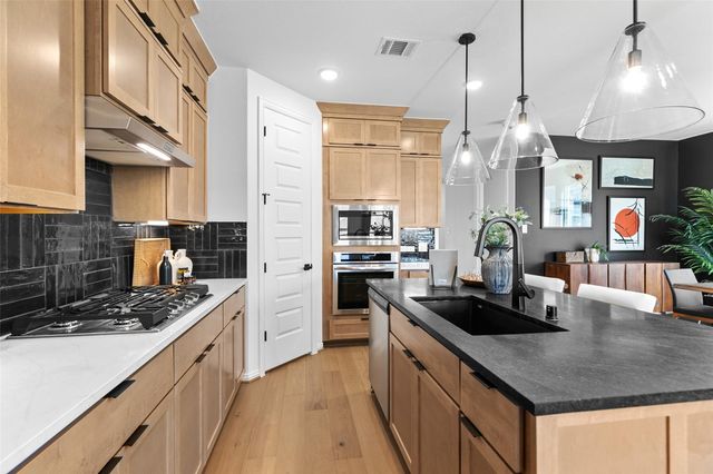 913 Brazos Trail, Dayton, TX 77535