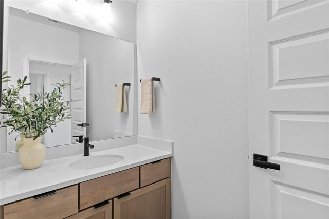 913 Brazos Trail, Dayton, TX 77535