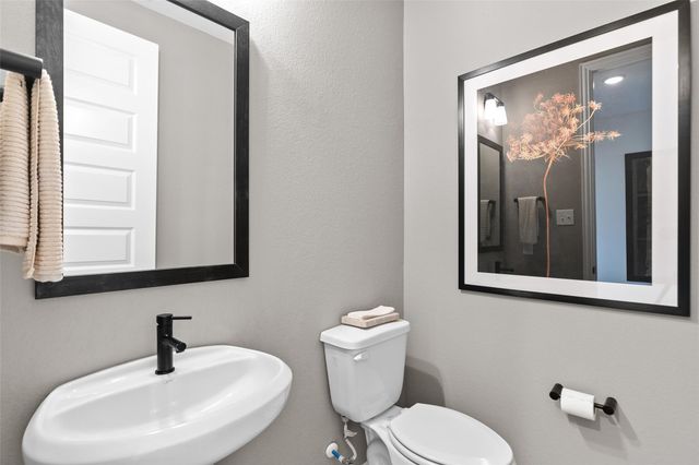 913 Brazos Trail, Dayton, TX 77535