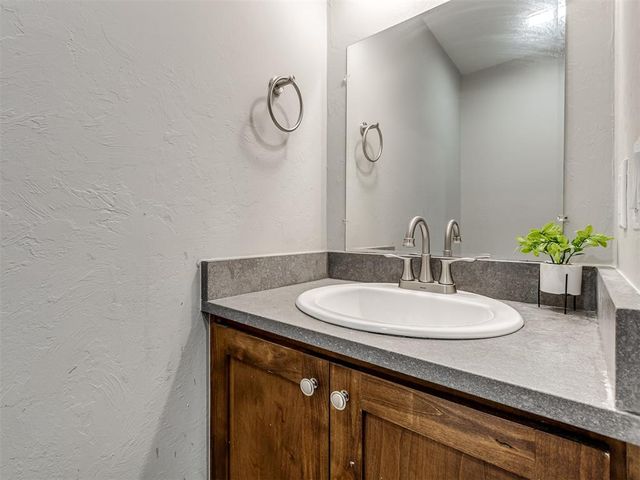 508 N Davis Avenue, Oklahoma City, OK 73127